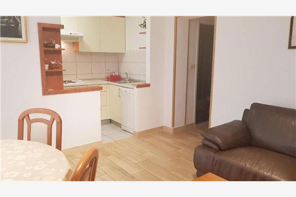 Apartment A5, for 5 persons
