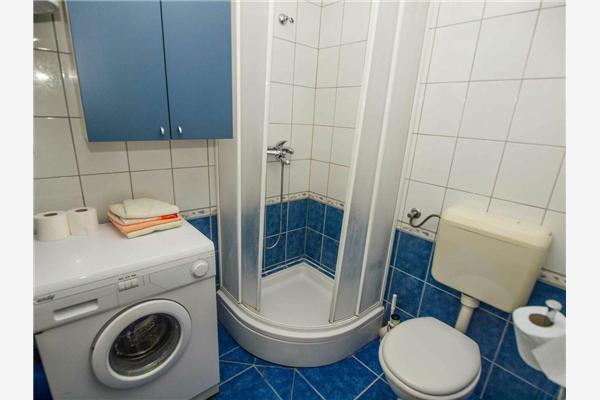 Apartment A5, for 5 persons