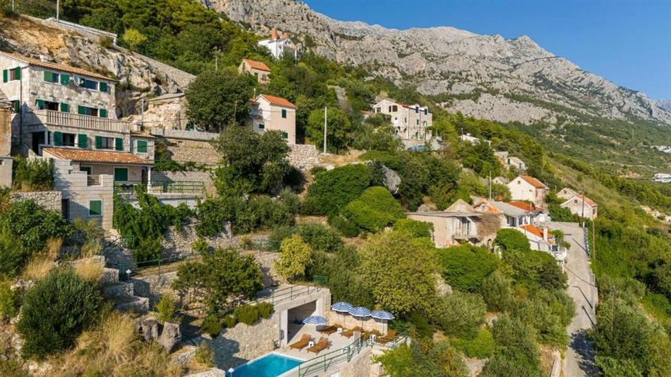 Apartments Brela with pool