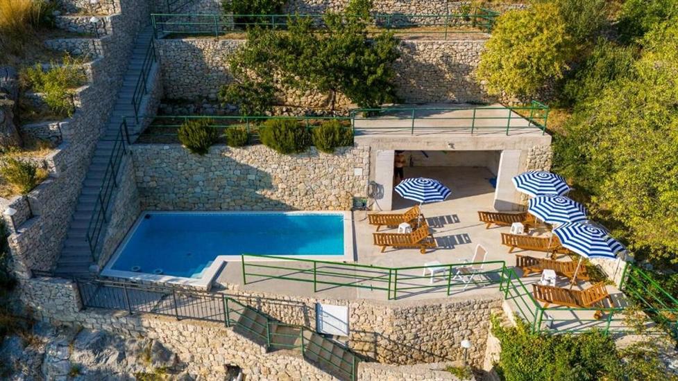 Apartments Apartments with pool Brela