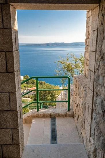 Apartments Apartments with pool Brela