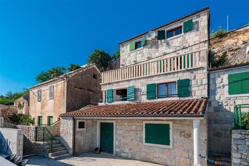 Apartments Apartments with pool Brela