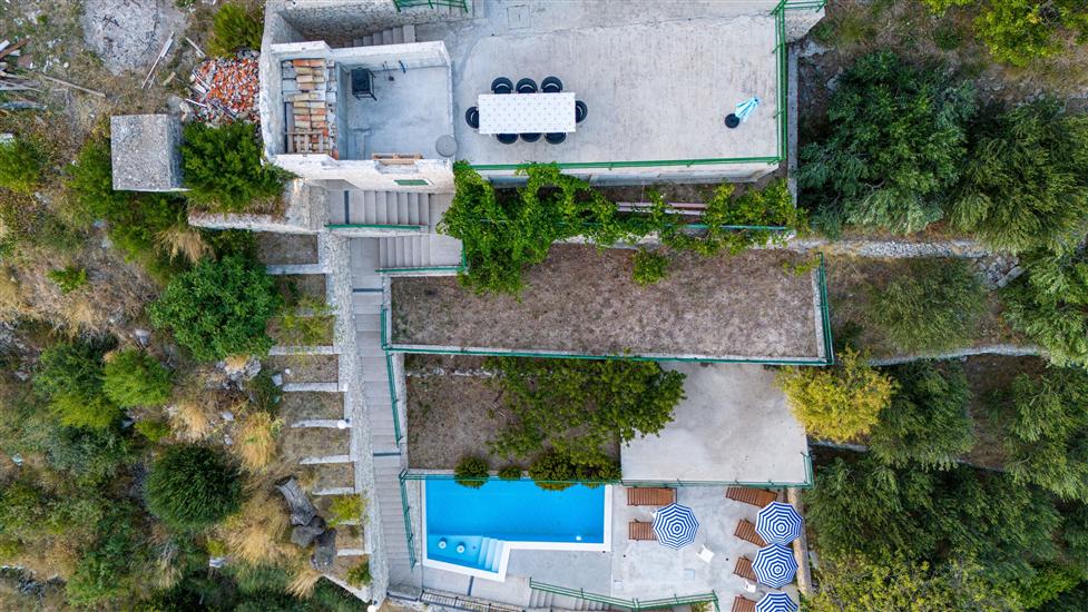 Apartments Apartments with pool Brela