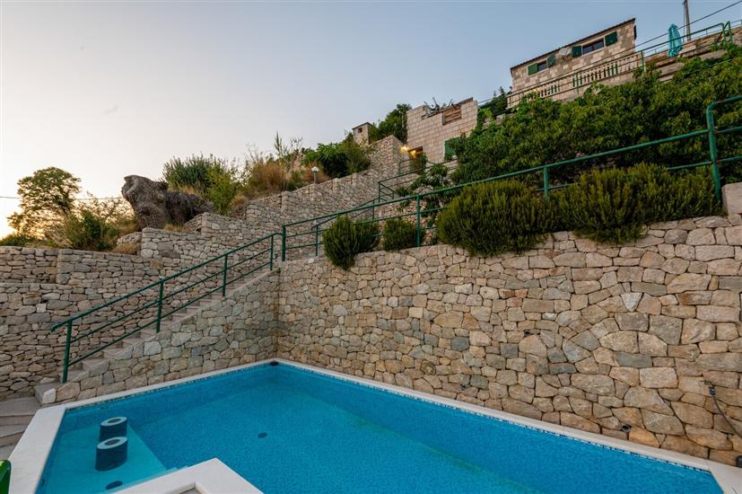 Apartments Apartments with pool Brela