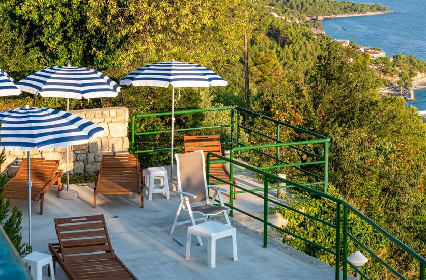 Apartments Apartments with pool Brela