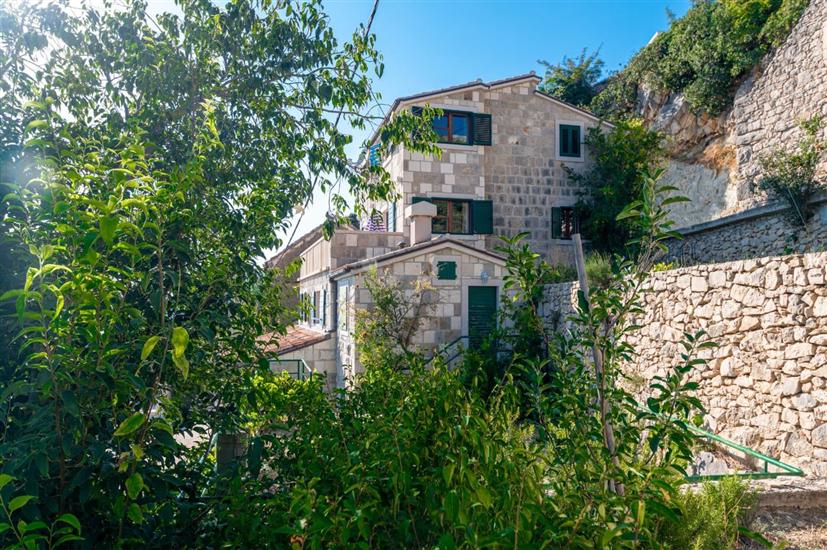 Apartments Apartments with pool Brela