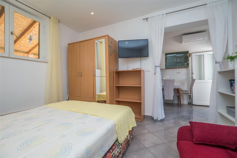 Apartment A1, for 3 persons