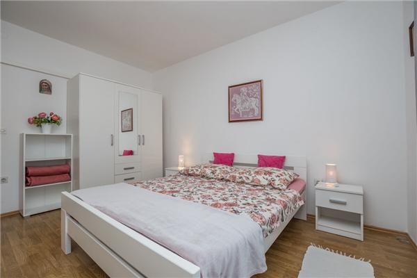 Apartment A4, for 4 persons