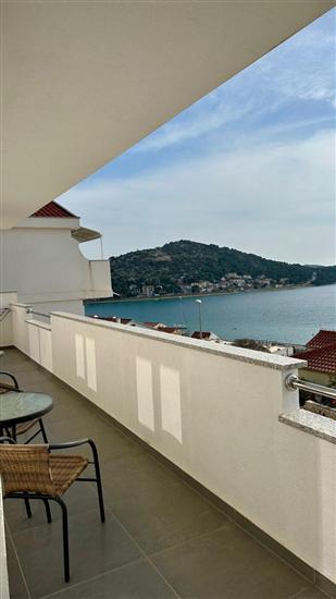 Apartment A2, for 6 persons