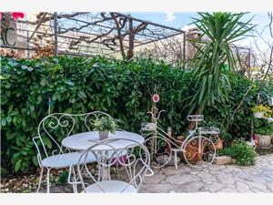 Apartment Split and Trogir riviera,BookKnezFrom 85 €