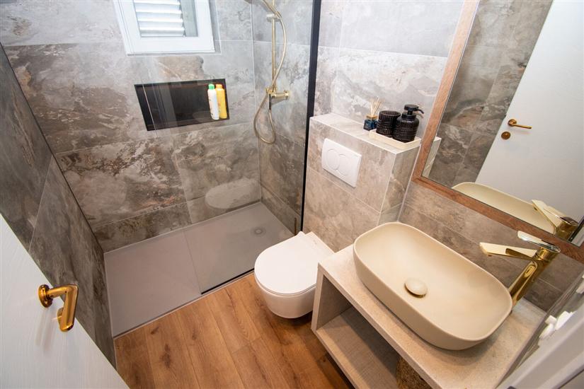 Apartment A2, for 5 persons