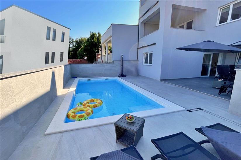 Apartment A1, for 6 persons