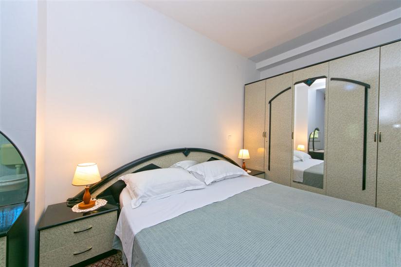 Apartment A2, for 6 persons