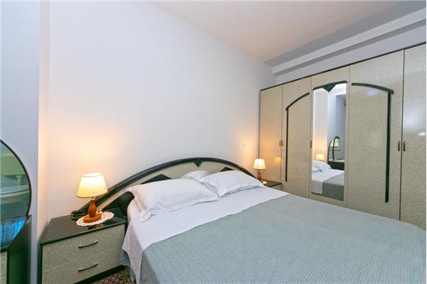 Apartment A2, for 6 persons