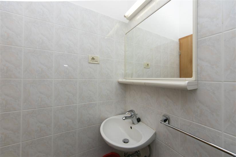 Apartment A2, for 6 persons