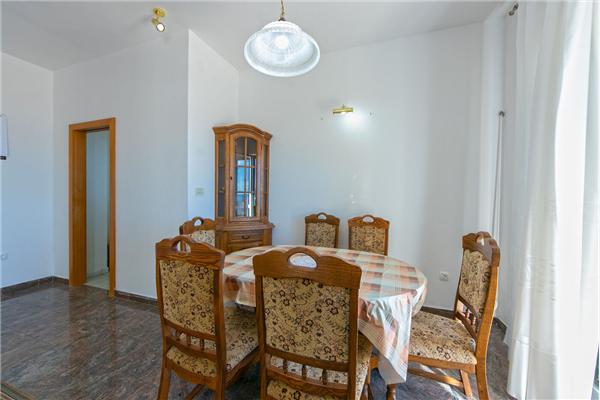 Apartment A2, for 6 persons