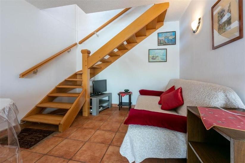 Apartment A4, for 5 persons