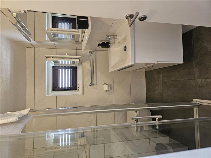 Room S1, for 2 persons