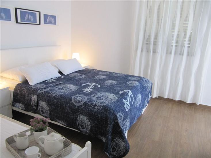 Room S1, for 2 persons