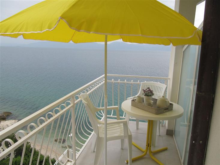 Room S1, for 2 persons