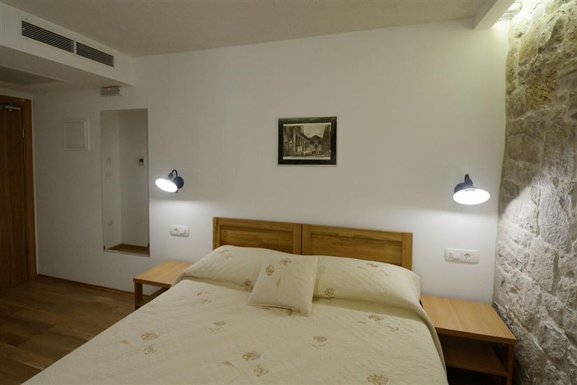 Room S2, for 2 persons