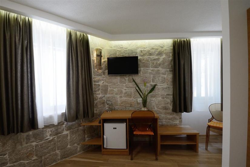 Room S2, for 2 persons