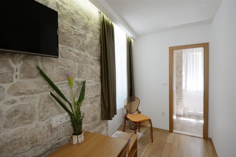 Room S2, for 2 persons