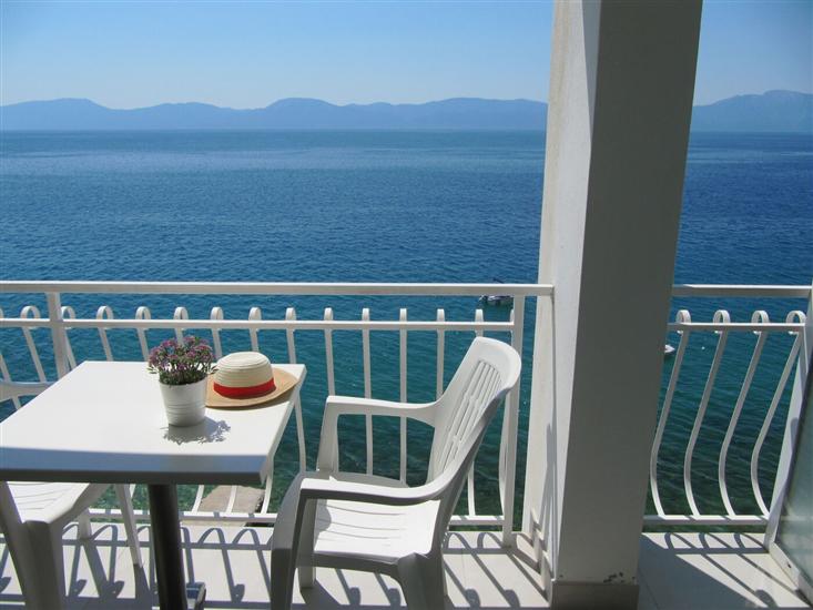 Room S2, for 2 persons