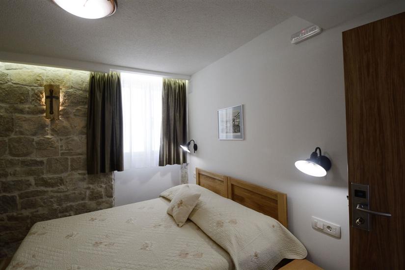 Room S3, for 2 persons