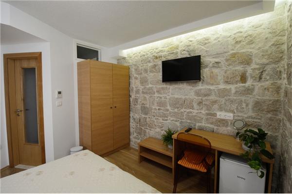 Room S3, for 2 persons