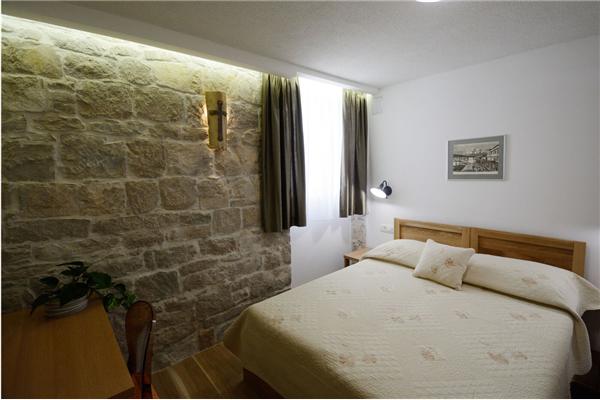 Room S3, for 2 persons