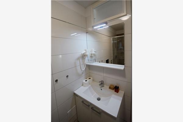 Room S3, for 2 persons