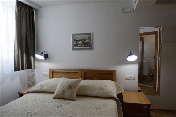 Room S3, for 2 persons