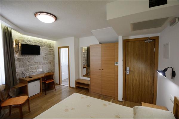 Room S4, for 2 persons