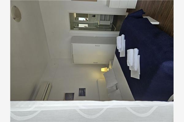 Room S3, for 3 persons