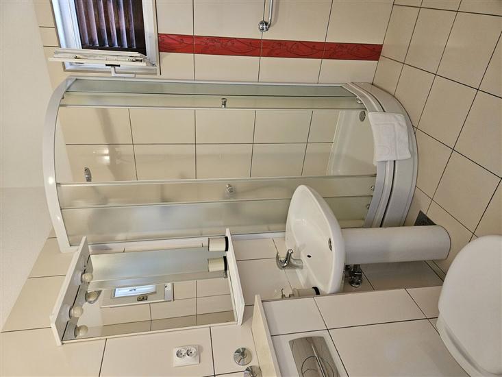 Room S5, for 2 persons