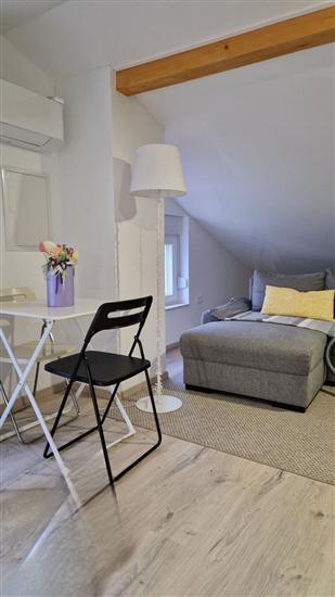 Apartment A1, for 5 persons