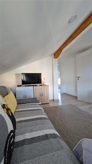 Apartment A1, for 5 persons