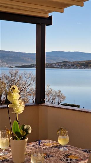 Apartment By the sea