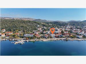 Apartments Vojko Poljica, Size 44.00 m2, Airline distance to the sea 30 m, Airline distance to town centre 100 m