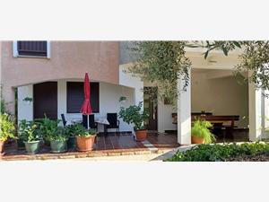 Apartments Renovated cozy studios Palit - island Rab, Size 25.00 m2