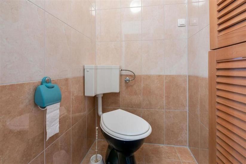 Apartment A1, for 5 persons