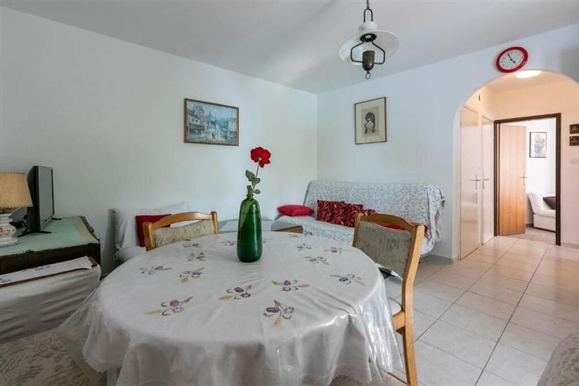 Apartment A1, for 5 persons