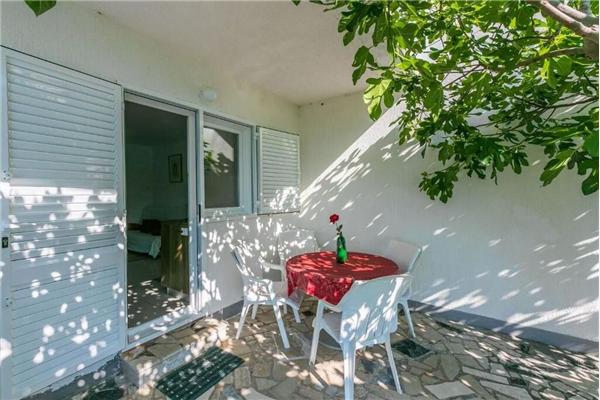 Apartment A1, for 5 persons