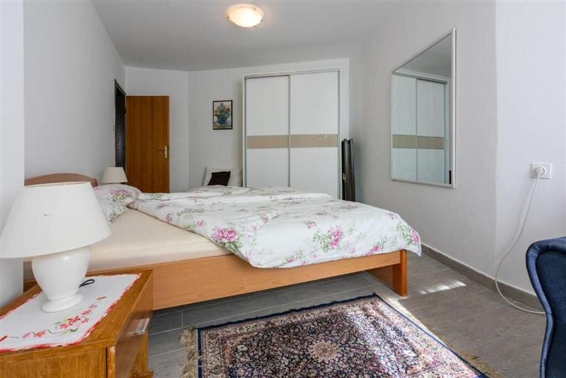 Apartment A1, for 5 persons