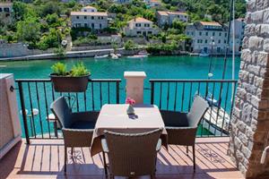 Apartman - Stomorska - otok Solta