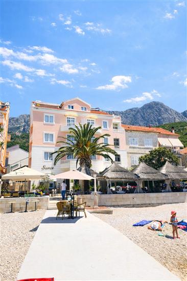 Apartments Riva Beachfront No.1