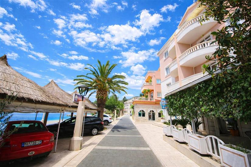 Apartments Riva Beachfront No.1