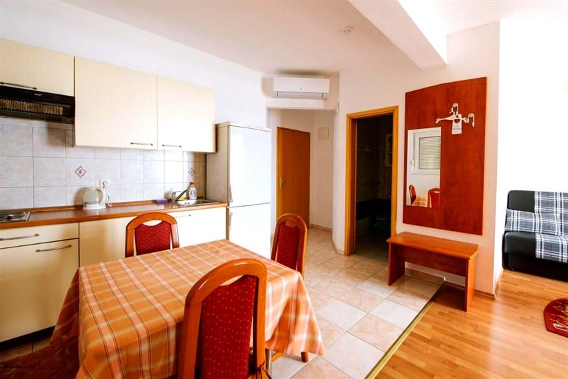 Apartment A10, for 4 persons