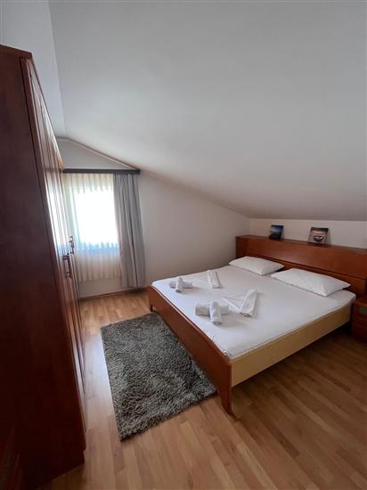 Apartment A12, for 4 persons